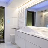 Das Brauchwasser im Bad wird wieder verwendet.