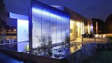 Das FutureHaus bei Nacht.