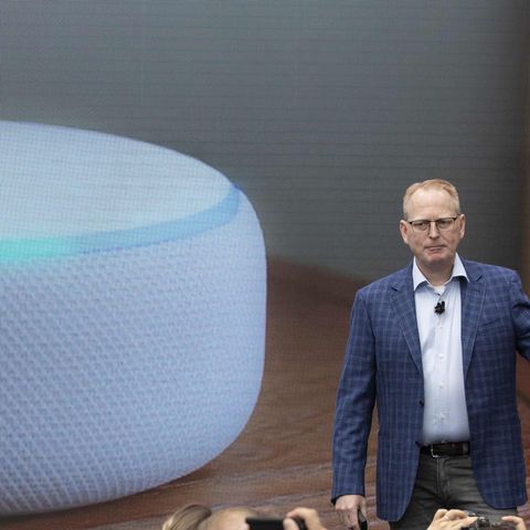 Dave Limp bei der Vorstellung des neuen Echo Dot in Seattle im September 2018