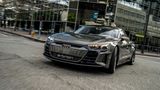 Autos, wie der Audi E-Tron GT helfen beim Verringern der CO2-Emissionen