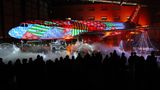Das Ereignis fand in einem Hangar des Billigfliegers Easyjet statt und wurde von Mitarbeitern des Flughafens organisiert.