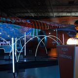 Startschuss per Knopfdruck: von einem Kind: Die 9-jährige Maddy Simonite eröffnete die festliche Show, indem sie das Licht zum ersten Mal einschaltete.