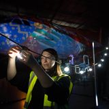 Ein Team von zehn Spezialeffektkünstlern und Lichtdesignern arbeitete vor der großen Enthüllung vier Wochen lang an der Gestaltung und Ausarbeitung der Lichtshow.