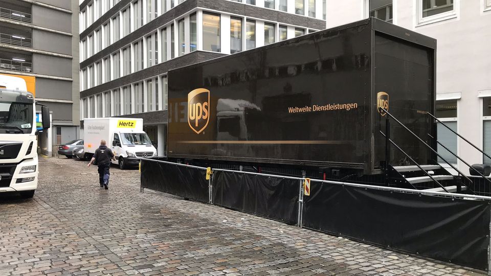 Der UPS-Container steht mit Genehmigung der Stadt in einer ruhigen Seitenstraße