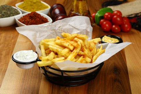 So sollen Pommes aussehen, leider klappt das mit Heißluftfritteusen meist nicht.
