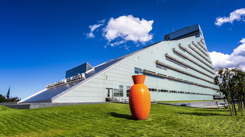 Städtereise Baltikum: Rigas neues Wahrzeichen: die lettische Nationalbibliothek Rigas neues Wahrzeichen: die lettische Nationalbibliothek