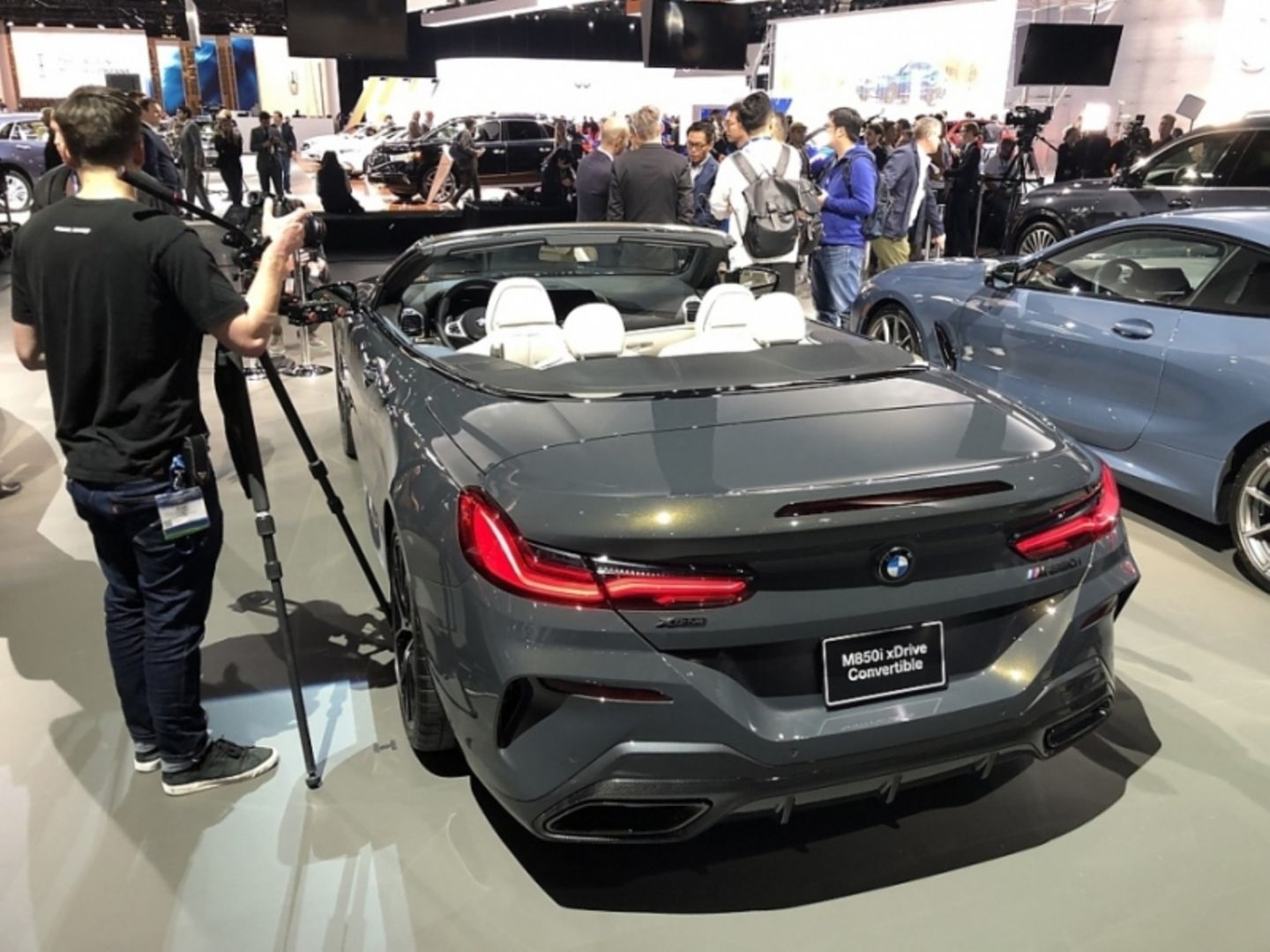 Für Freunde des großflächigen Stoffverdecks: das BMW 8er Cabrio