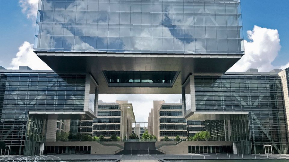 Ein hypermoderner Verwaltungskomplex wurde 2017 eröffnet, in Spring, Texas