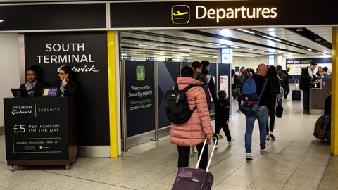 Nach dem Ende der Drohnenflüge kehrt der Flughafen Gatwick langsam zum Normalbetrieb zurück
