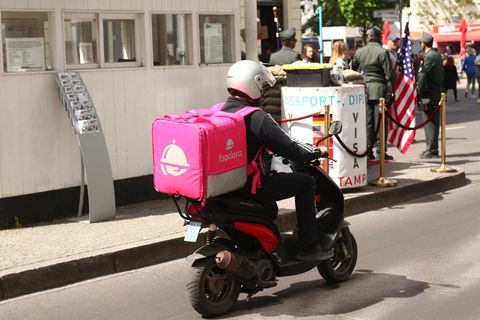 Wettbewerb der Bringdienste: Foodora und Lieferheld werden verkauft