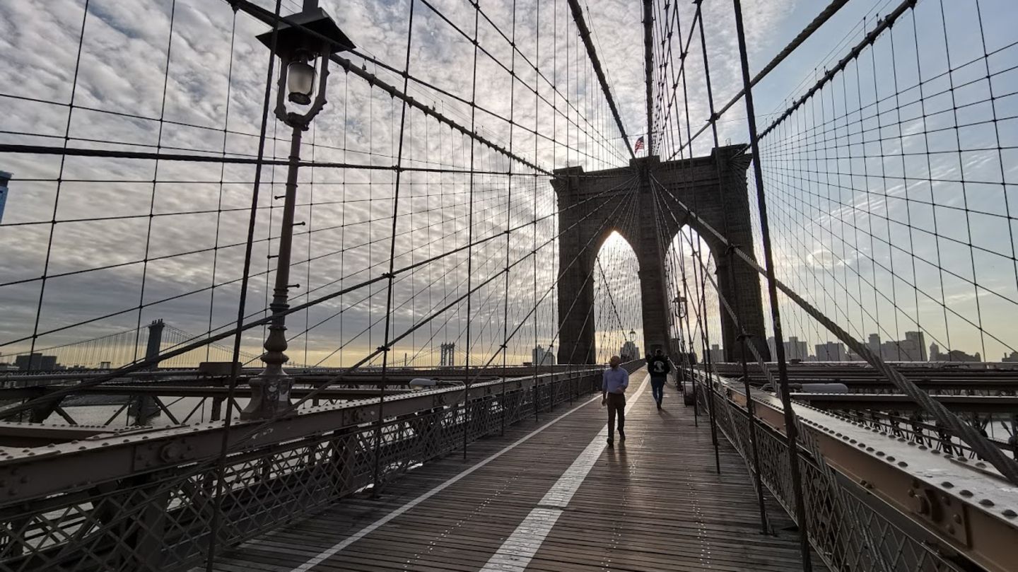 Weitwinkel-Kamera: Auf dem Huawei Mate 20 Pro wirkt das Bild dank der Weitwinkelaufnahme allerdings opulenter.