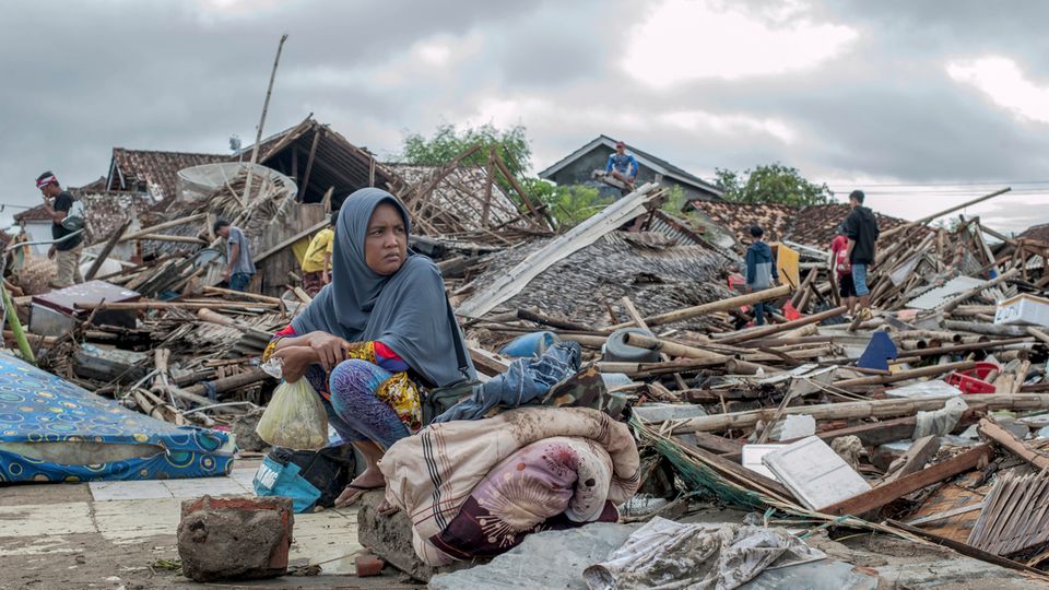 News: Tsunami in Indonesien: inzwischen mehr als 280 Tote Indonesien