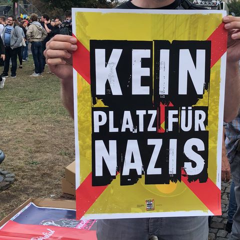 USA: Studentin muss Anti-Nazi-Plakat entfernen, da es Nazis ausgrenze