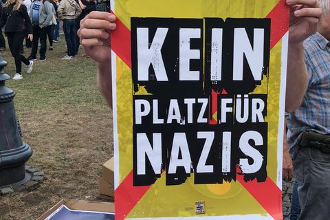 USA: Studentin muss Anti-Nazi-Plakat entfernen, da es Nazis ausgrenze