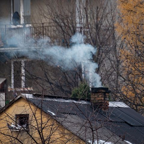 Österreich - 14-Jähriger will "Weihnachtsmann spielen" und bleibt in Kamin stecken