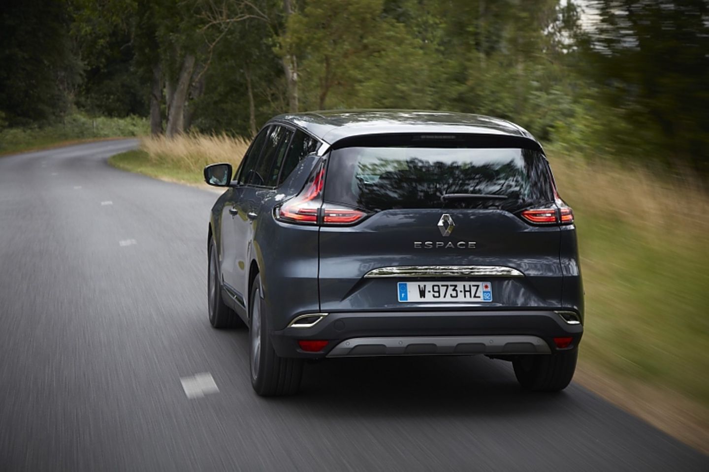 Das Heckdesign zeigt die typische Renault-Formensprache