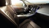 Der aktuelle Renault Espace kommt geduckter her, als der Vorgänger, deswegen sind die Platzverhältnisse nicht so opulent