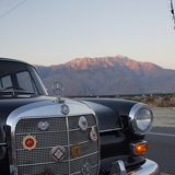 Mercedes 230 der Baureihe W 110 - verzierte Front