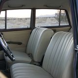 Mercedes 230 der Baureihe W 110 - bequeme Sitze nicht nur vorn