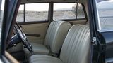 Mercedes 230 der Baureihe W 110 - bequeme Sitze nicht nur vorn