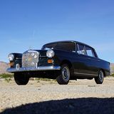 Mercedes 230 der Baureihe W 110