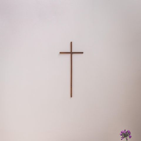 Glaube: Kreuz an der Wand