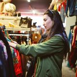 Flohmarkt Kleidung Einkaufen