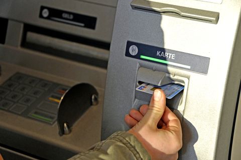 Bargeld aus dem Automaten