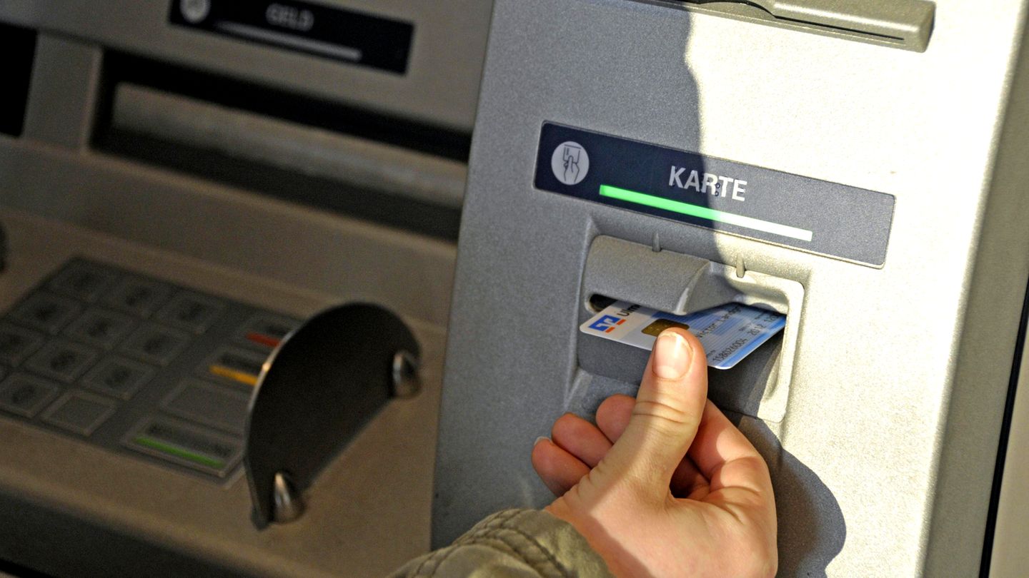 Bargeld aus dem Automaten