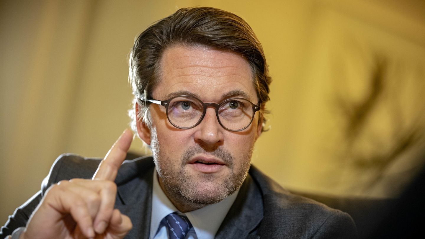 Bundesverkehrsminister Andreas Scheuer gibt bekannt, dass die Pkw-Maut ab 2020 eingeführt wird