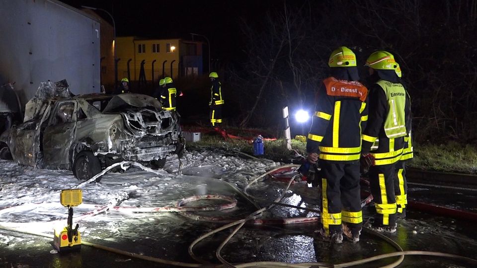nachrichten deutschland - brennendes auto nachrichten deutschland - brennendes auto