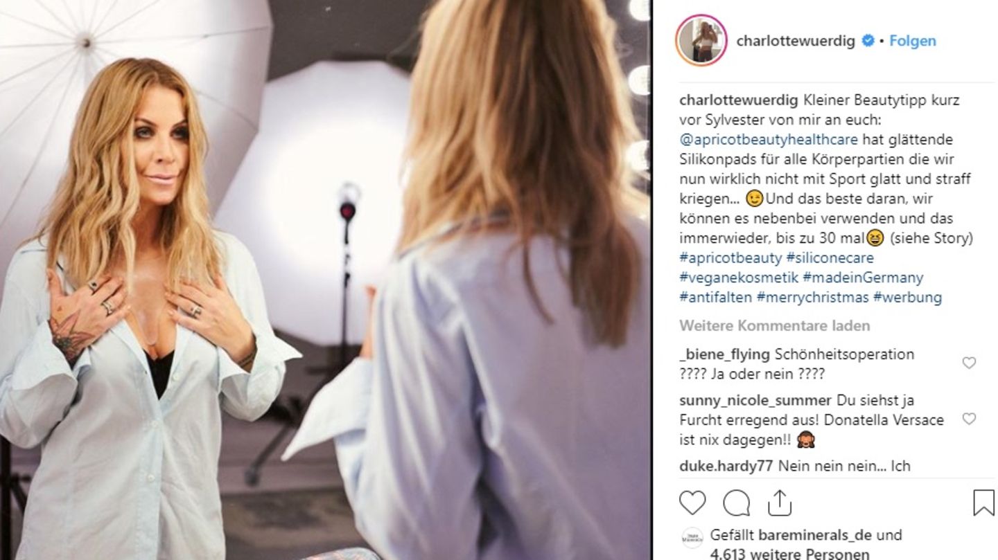 Charlotte Würdig steht vor dem Spiegel und nutzt ein Dekollete-Pad