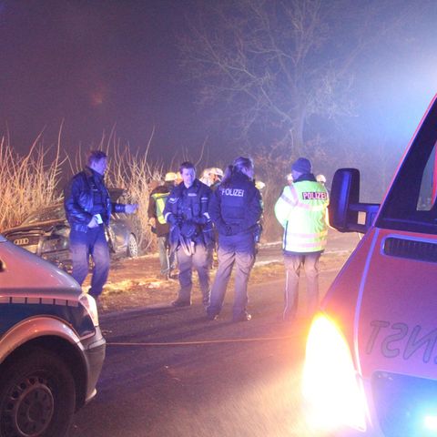 Bei einem Unglück ist der Rettungsdienst zur Stelle. Doch nicht alle Hilfsbedürftigen sind dankbar, manche reagieren aggressiv, vor allem im Rausch. (Symbolbild)
