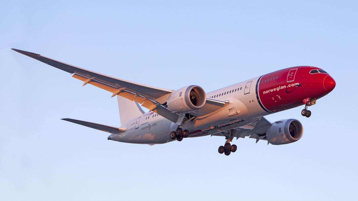 Norwegian Air Shuttle Norwegian Air Shuttle