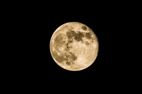 Der natürliche Satellit der Erde: Entstehung, Größe, Besuche: Das sollten Sie über den Mond wissen