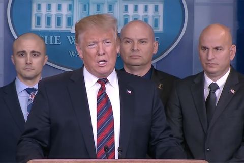 Weißes Haus: "Das war ein Stunt, keine Pressekonferenz": Trump wirbt für Mauerbau und vergrätzt Journalisten