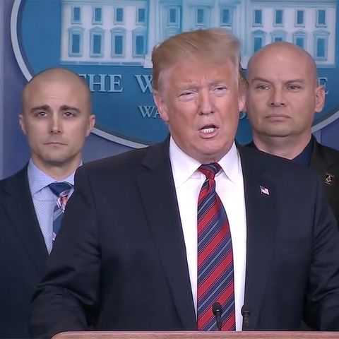 Weißes Haus: "Das war ein Stunt, keine Pressekonferenz": Trump wirbt für Mauerbau und vergrätzt Journalisten