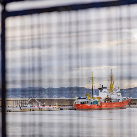 Aquarius im Hafen von Marseille - Seenotretter ohne Hilfe