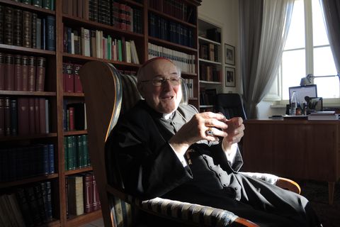 Kardinal Walter Brandmüller wird am Samstag 90 Jahre alt und findet Schwule sollten keine Priester werden