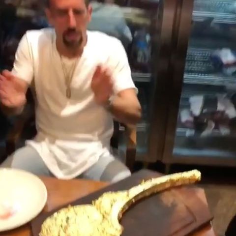 "Steak-Gate": Tanz um das goldene Steak oder was uns der Fall Ribéry lehrt