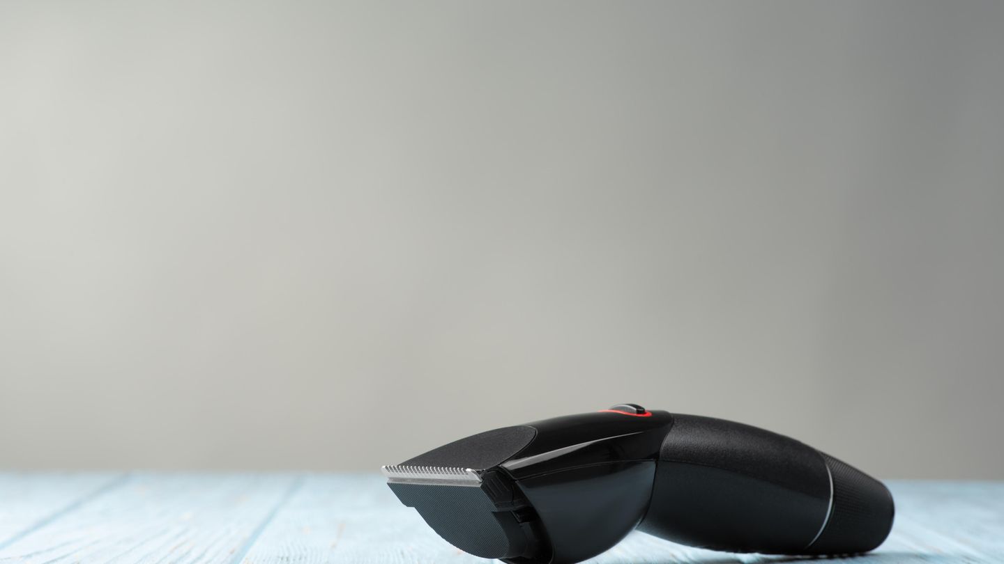 Benutzen Sie einen Elektrorasierer als Einwegrasierer oder Plastikrasierer mit wegwerfbaren Klingen.