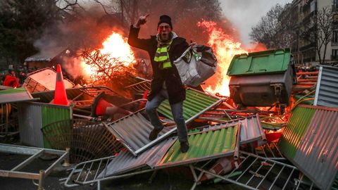 Mit deutlich weniger Teilnehmern ist die "Gelbwesten"-Protestbewegung in Frankreich ins neue Jahr gestartet