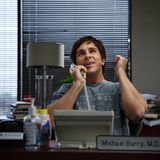 Im Drama "The Big Short" gab Christian Bale den Hedgefond-Manager Michael Burry, der die folgenschwere Finanzkrise des Jahres 2008 bereits weit im Voraus prophezeite. Bale spielte den Zahlen-Nerd so überzeugend dass er mit einer Oscar-Nominierung als bester Nebendarsteller belohnt wurde.