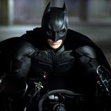 Unter der Regie von Christopher Nolan verhalf Christian Bale "Batman" zu erneutem Ruhm. Die Trilogie um den Superhelden begann 2005 mit "Batman Begins" und endete 2012 mit "The Dark Knight Rises". Für die Rolle musste sich Bale ordentlich Muskelmasse antrainieren. In weniger als sechs Monaten nahm der Brite rund 45 Kilogramm zu.