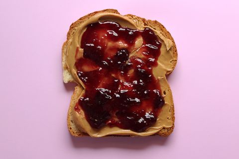 Erdnussbutter-Sandwich mit Marmelade