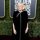 Glenn Close gewann den Golden Globe als beste Darstellerin in einem Drama ("The Wife"). Weniger preisverdächtig war hingegen ihr Outfit: es erinnerte an einen Schlafsack. Reißverschluss auf, reinkriechen, fertig!