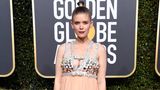 Nachthemd mit Brustpanzer: Schauspielerin Kate Mara in einer seltsamen Kreation von Miu Miu