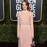 Emma Stone trug eine funkelnde Robe von Louis Vuitton, die in 800 Stunden Handarbeit gefertigt wurde. Das Kleid zierten 63.000 Strasssteine, die mühsam aufgenäht wurden.