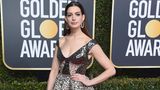 In Animal Print zu den Golden Globes? Schauspielerin Anne Hathaway sorgte mit ihrer Elie-Saab-Robe für erstaunte Blicke