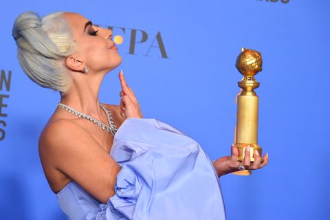 Lady Gaga mit ihrem Golden Globe
